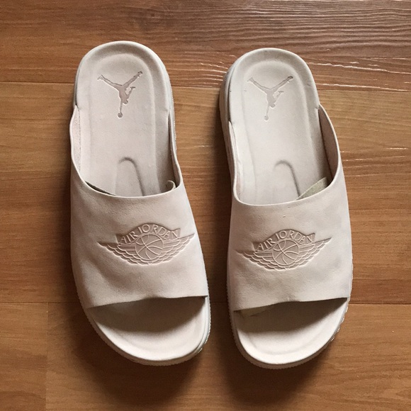 NWT Nike Air Jordan Beige Sandals. Size 7. - Picture 4 of 8